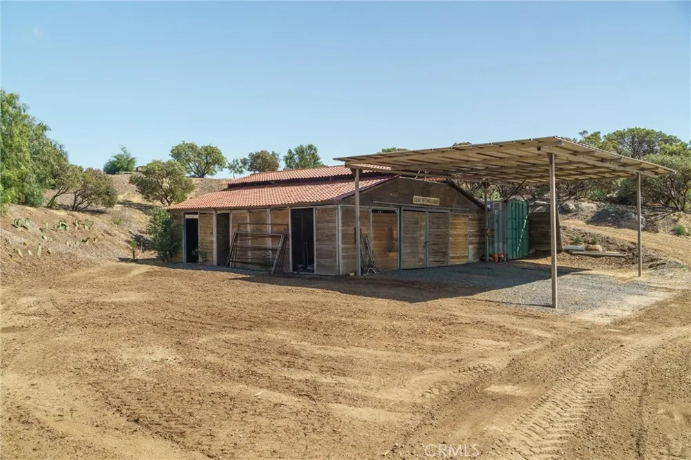 40230 Crazy Horse Canyon Road Aguanga, CA 92536