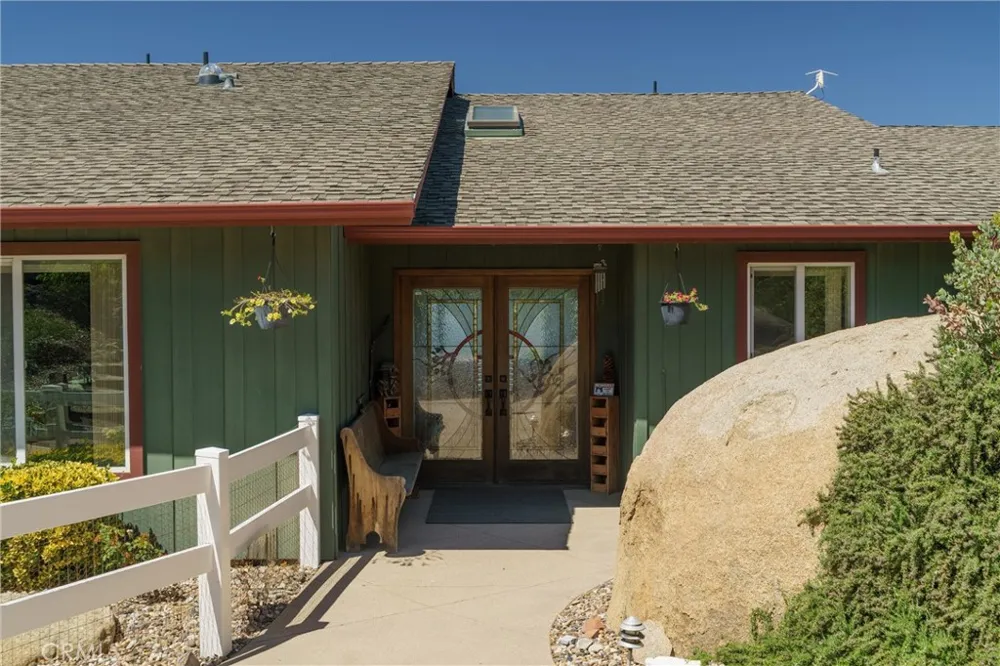40230 Crazy Horse Canyon Road Aguanga, CA 92536