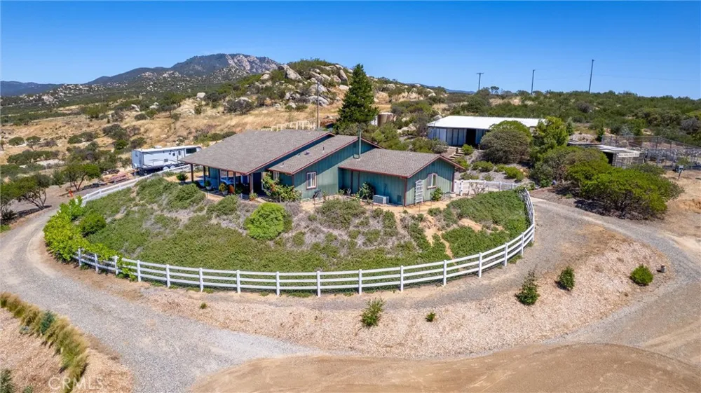 40230 Crazy Horse Canyon Road Aguanga, CA 92536