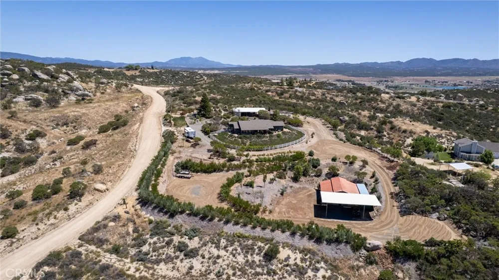 40230 Crazy Horse Canyon Road Aguanga, CA 92536