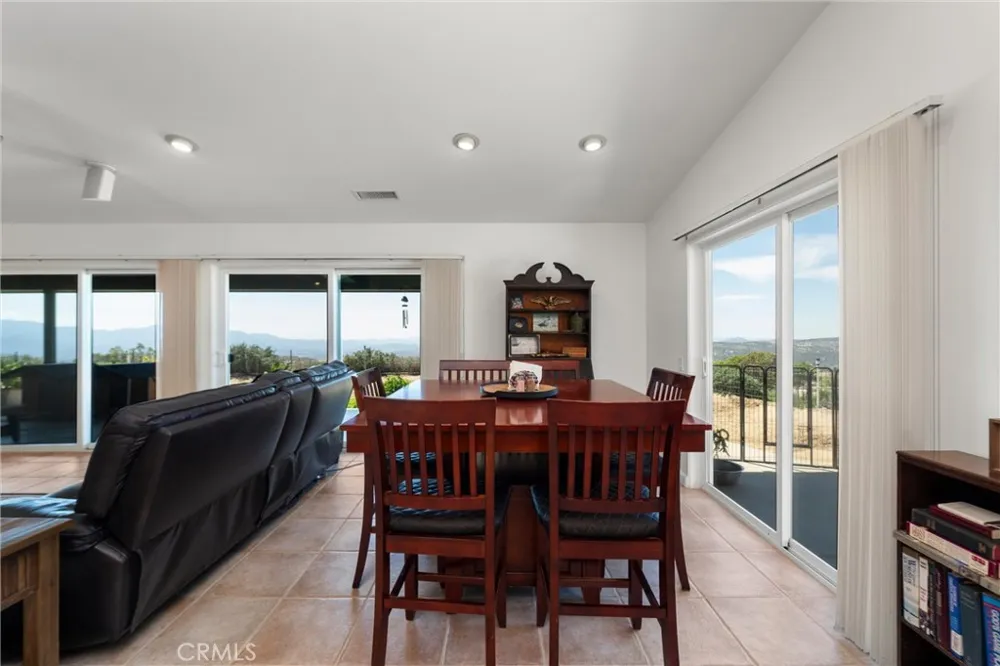 40230 Crazy Horse Canyon Road Aguanga, CA 92536