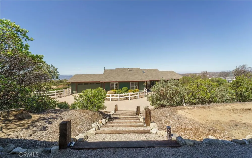 40230 Crazy Horse Canyon Road Aguanga, CA 92536
