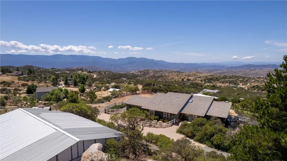 40230 Crazy Horse Canyon Road Aguanga, CA 92536