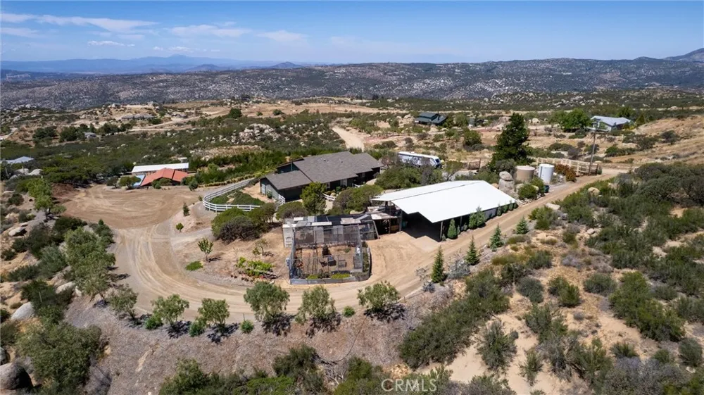 40230 Crazy Horse Canyon Road Aguanga, CA 92536