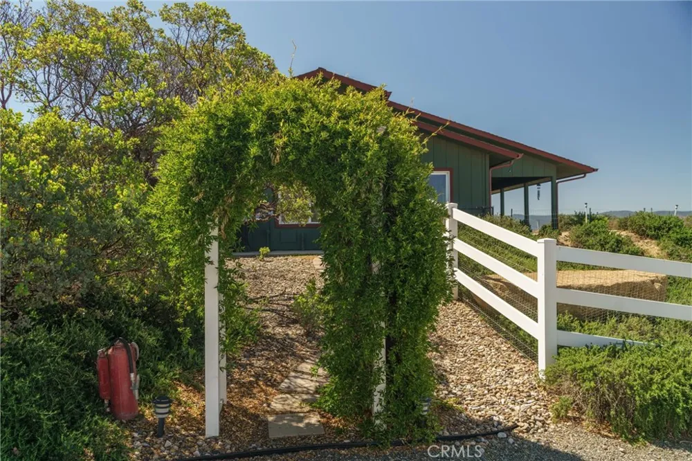 40230 Crazy Horse Canyon Road Aguanga, CA 92536