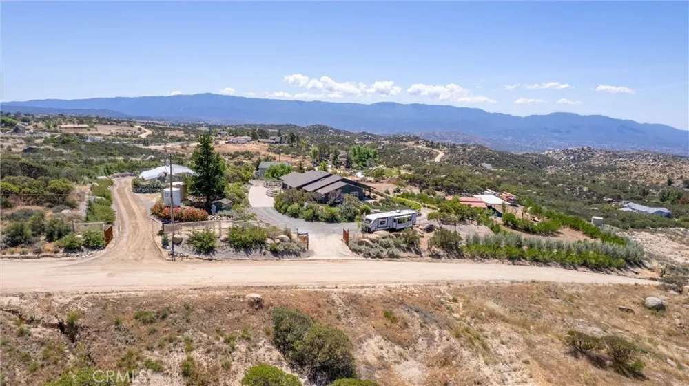 40230 Crazy Horse Canyon Road Aguanga, CA 92536