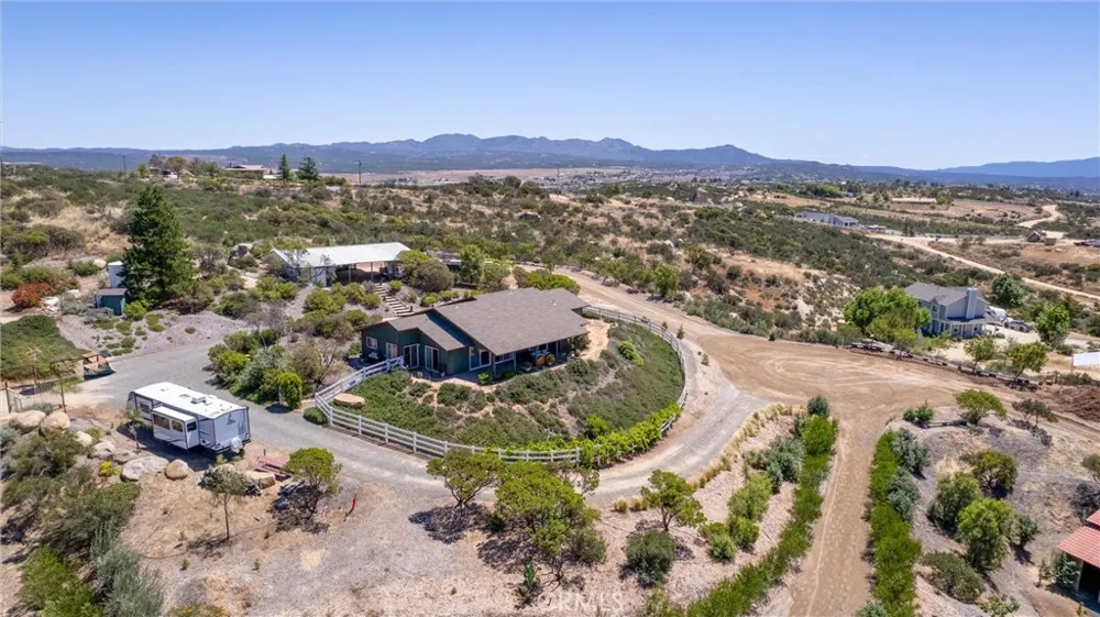 40230 Crazy Horse Canyon Road Aguanga, CA 92536
