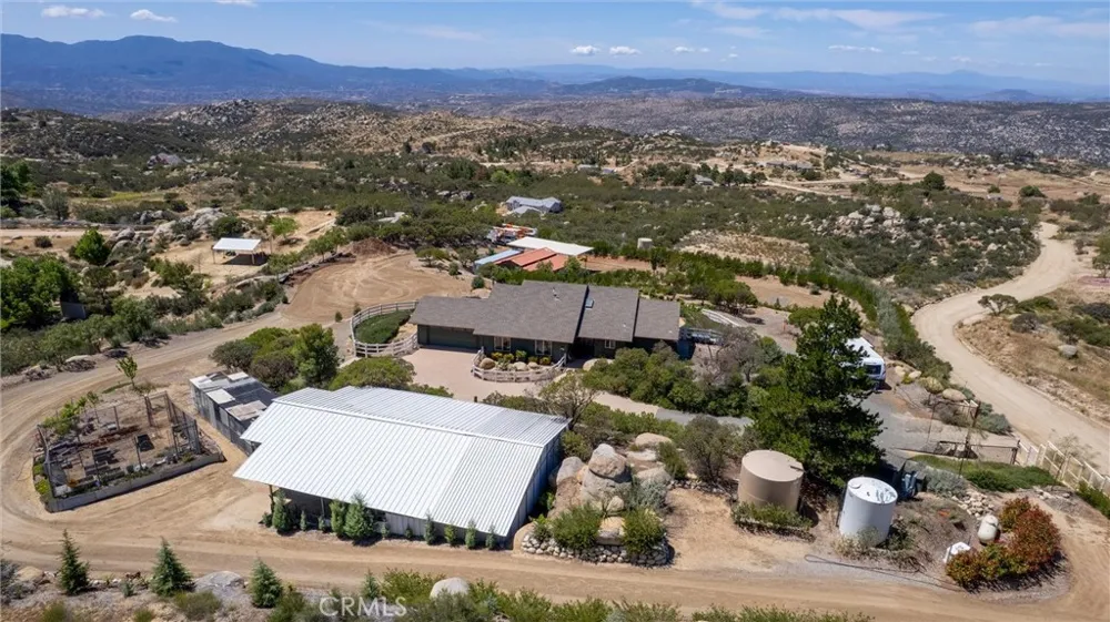 40230 Crazy Horse Canyon Road Aguanga, CA 92536