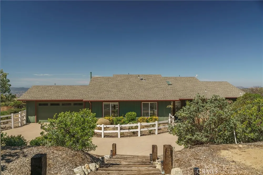 40230 Crazy Horse Canyon Road Aguanga, CA 92536
