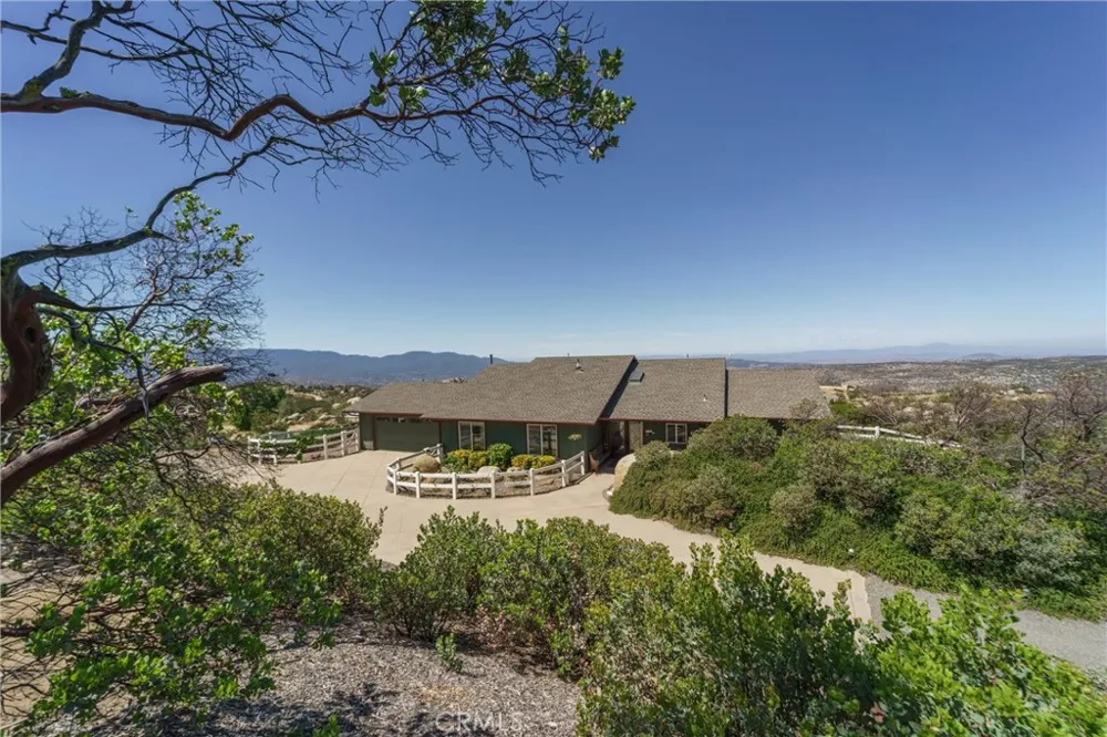 40230 Crazy Horse Canyon Road Aguanga, CA 92536