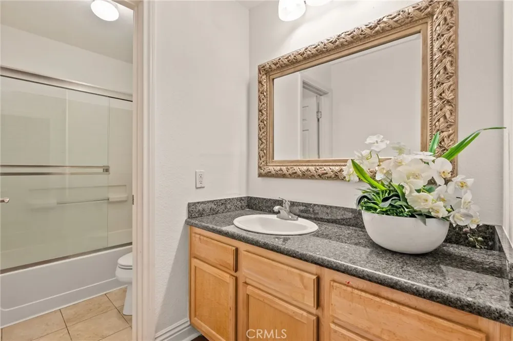 2550 San Gabriel Way #202 Corona, CA 92882