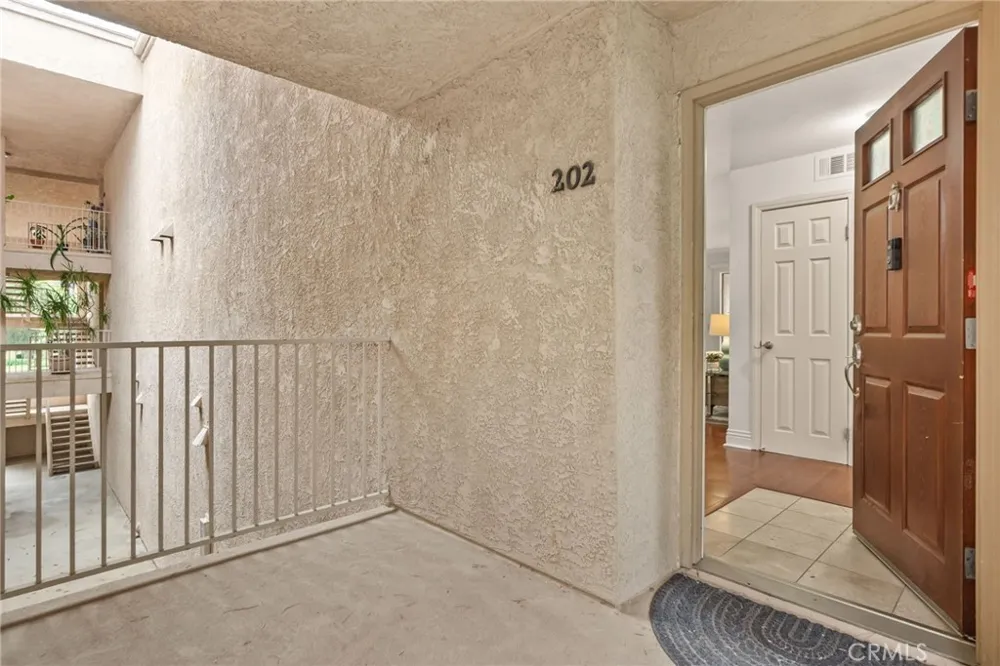 2550 San Gabriel Way #202 Corona, CA 92882