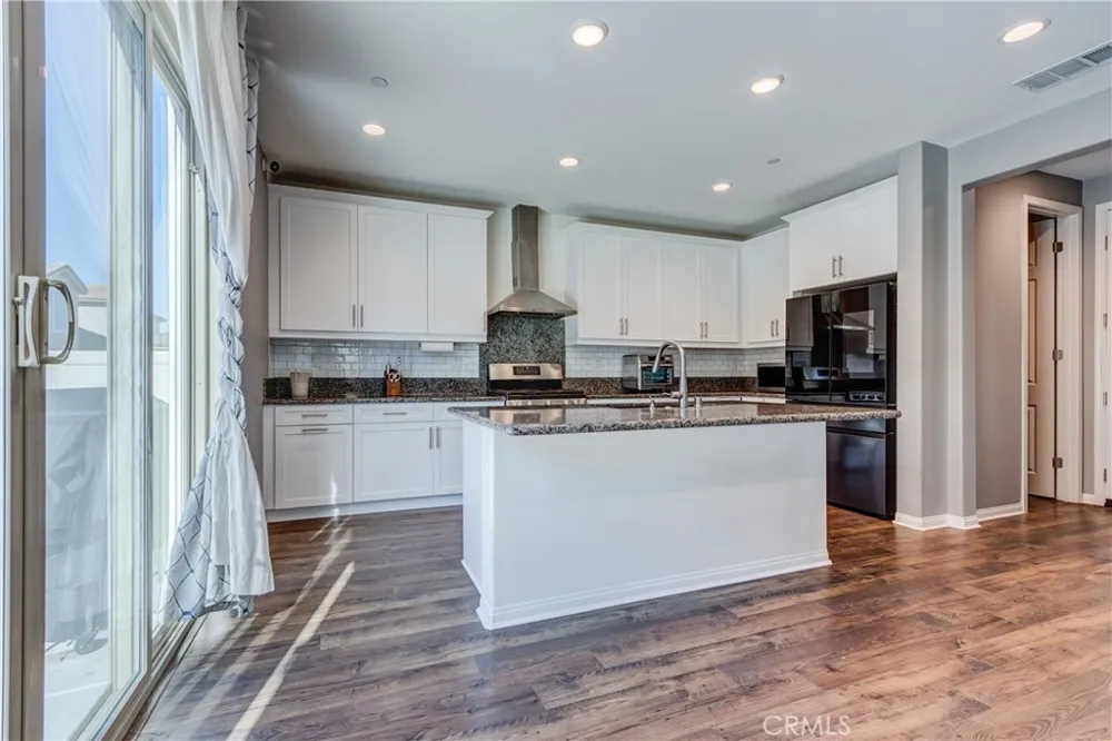 571 E Alru Rialto, CA 92376