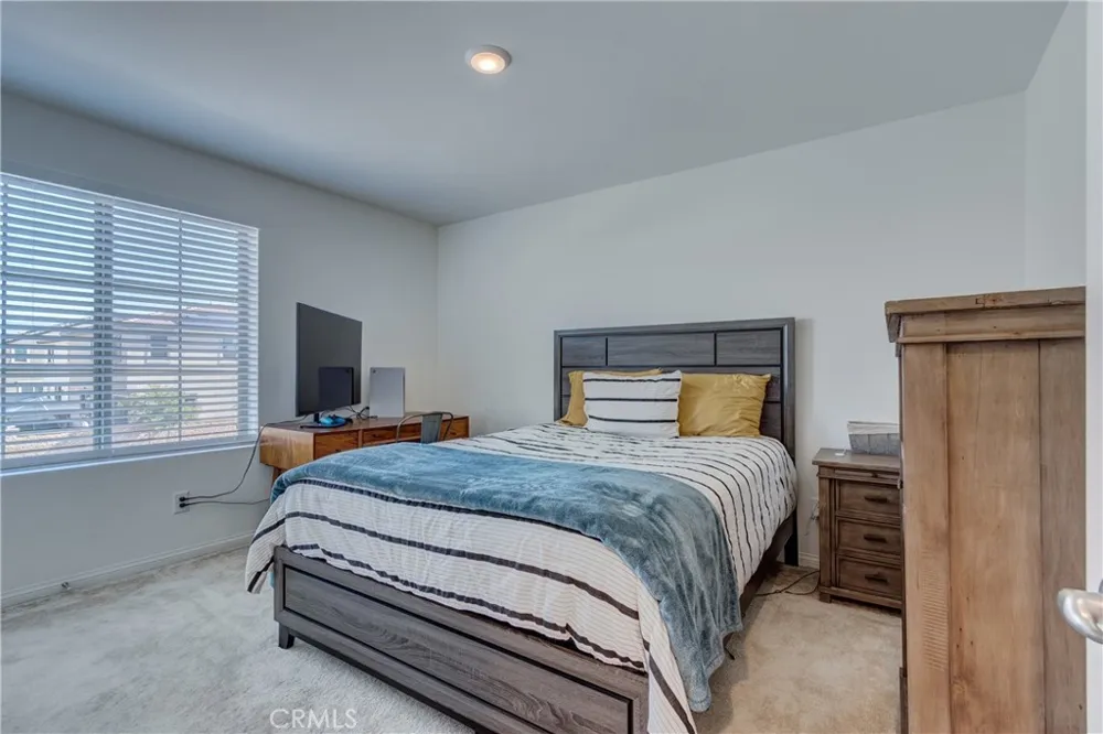 571 E Alru Rialto, CA 92376
