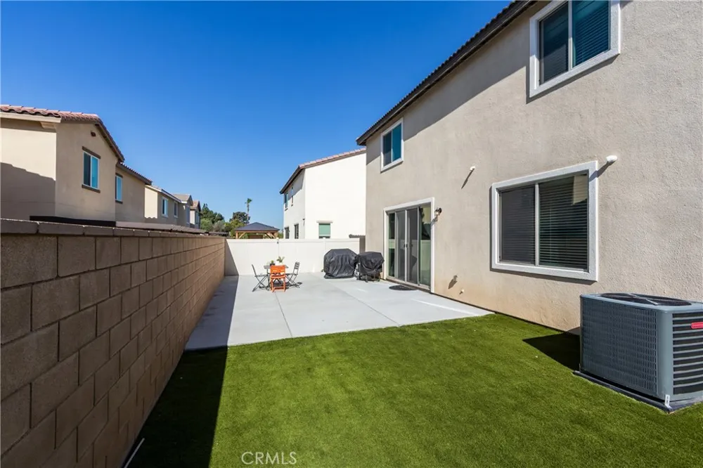 571 E Alru Rialto, CA 92376