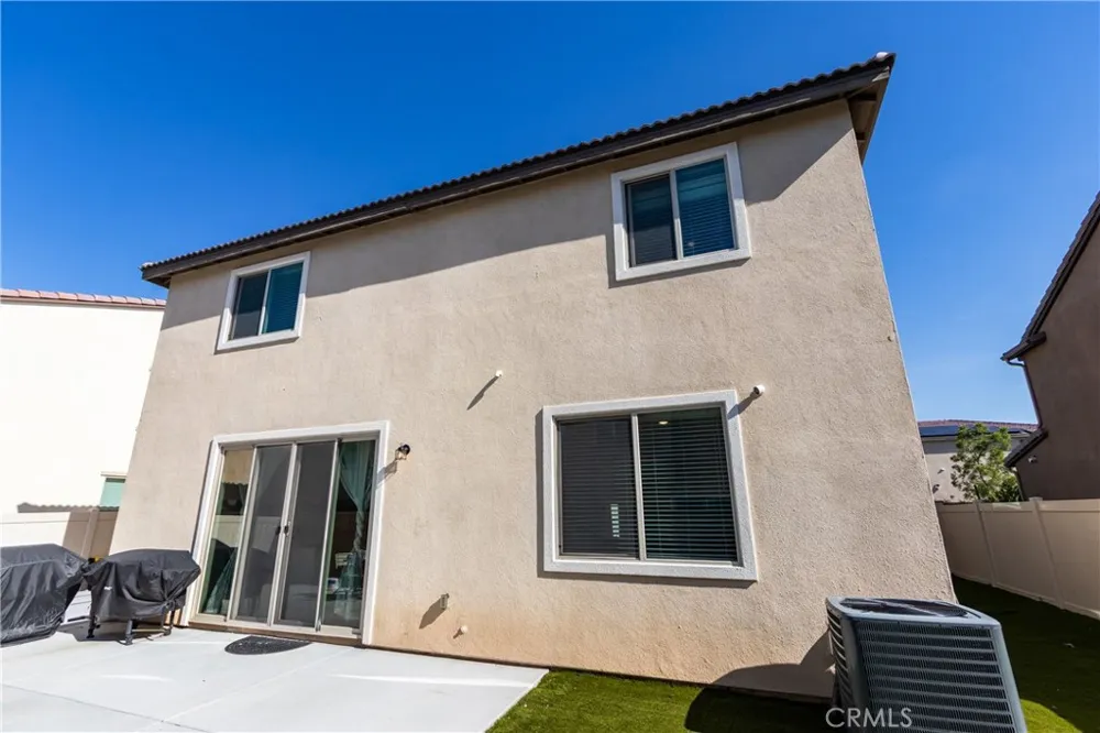571 E Alru Rialto, CA 92376