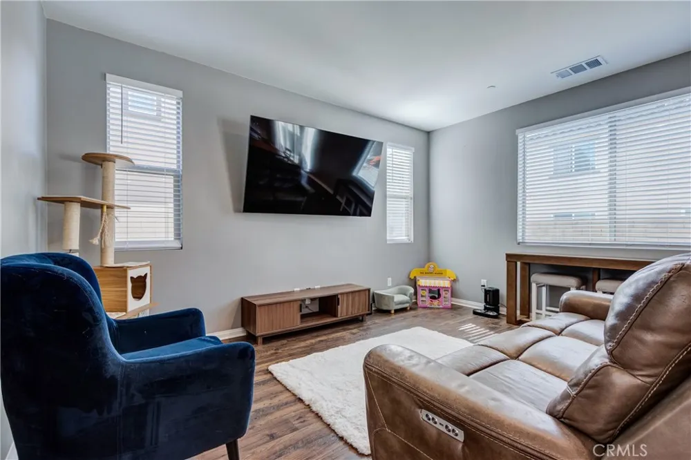 571 E Alru Rialto, CA 92376