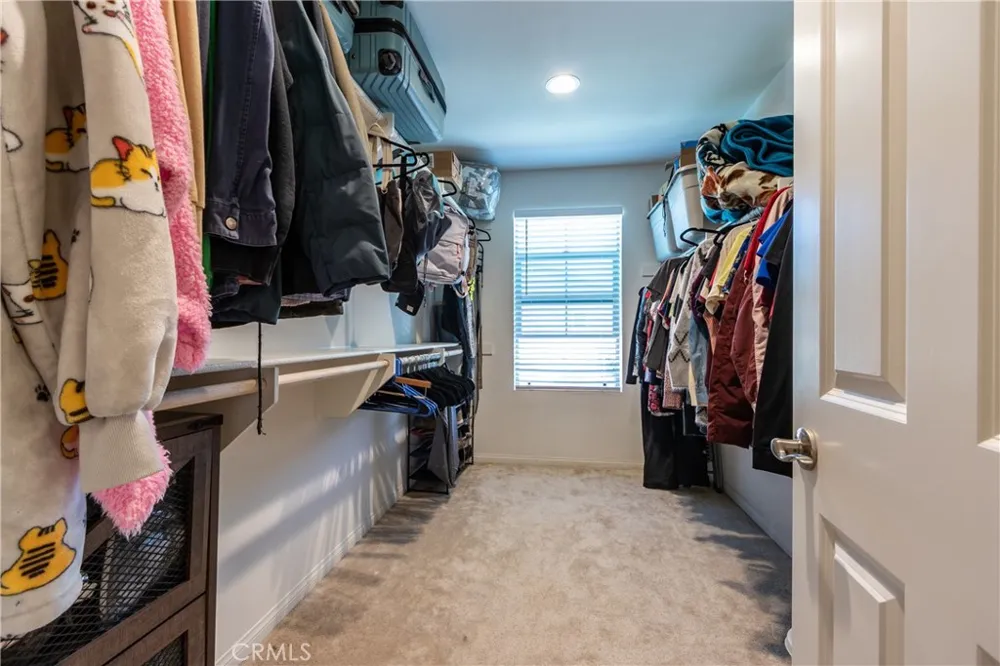 571 E Alru Rialto, CA 92376