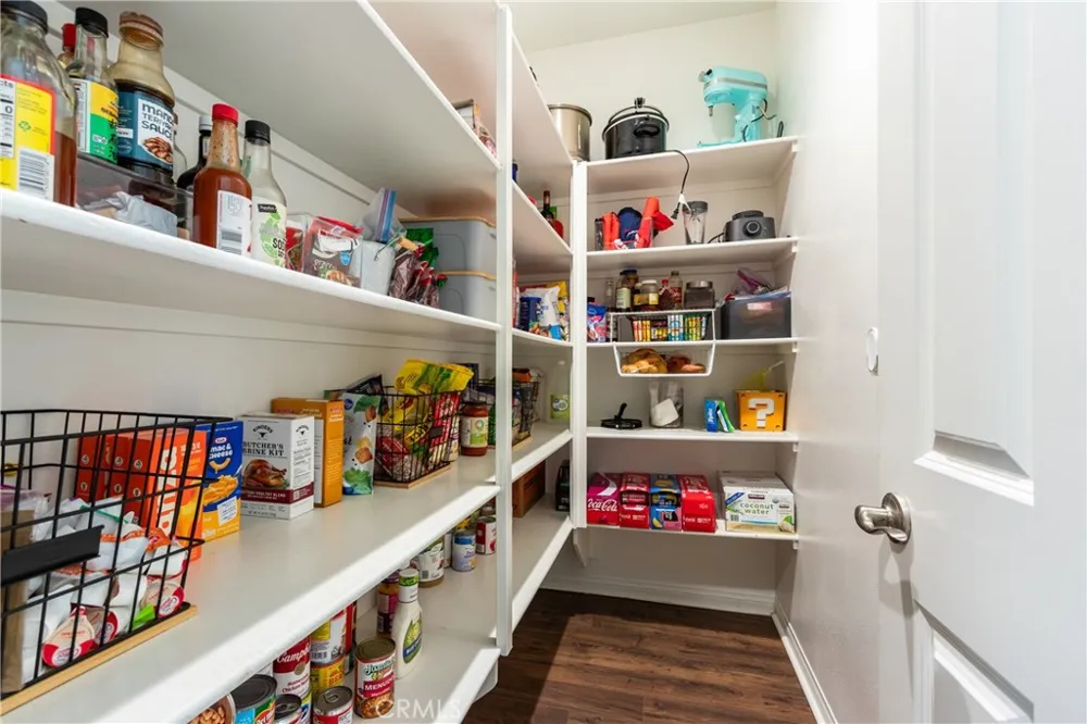 571 E Alru Rialto, CA 92376