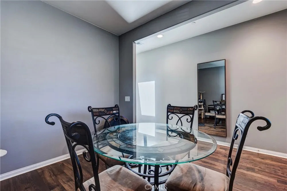 571 E Alru Rialto, CA 92376