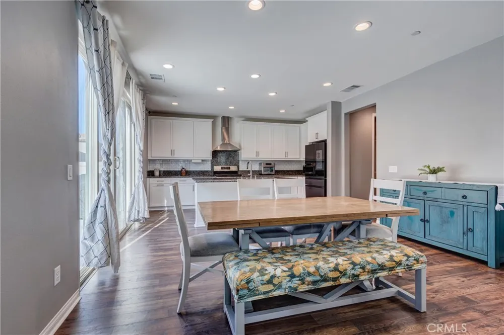 571 E Alru Rialto, CA 92376