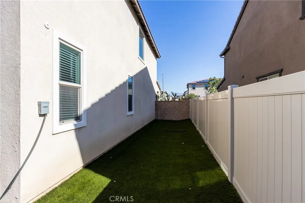 571 E Alru Rialto, CA 92376