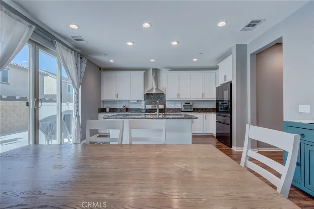 571 E Alru Rialto, CA 92376
