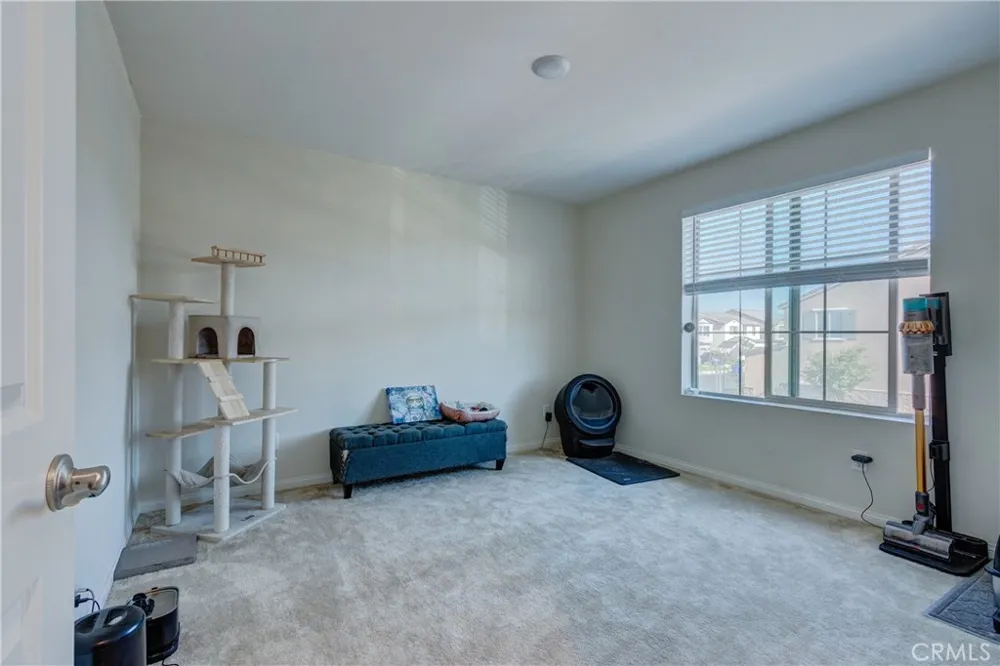 571 E Alru Rialto, CA 92376