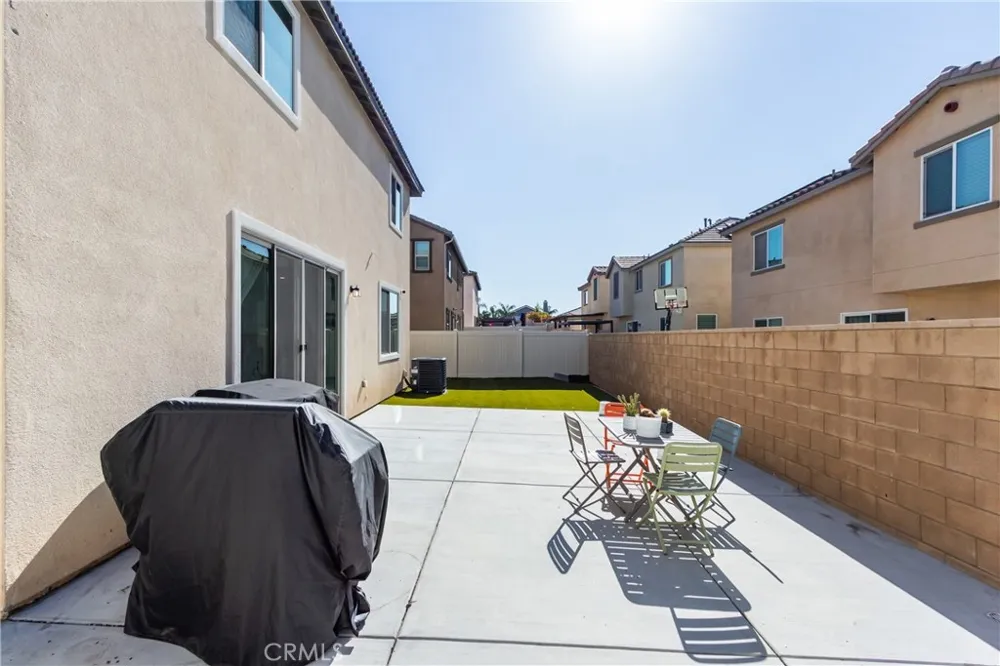 571 E Alru Rialto, CA 92376