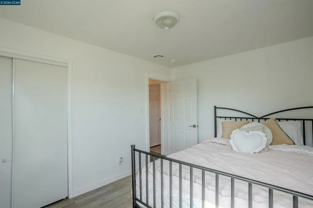 52 Bell Dr Pittsburg, CA 94565