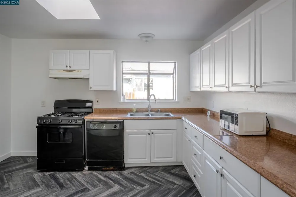 52 Bell Dr Pittsburg, CA 94565