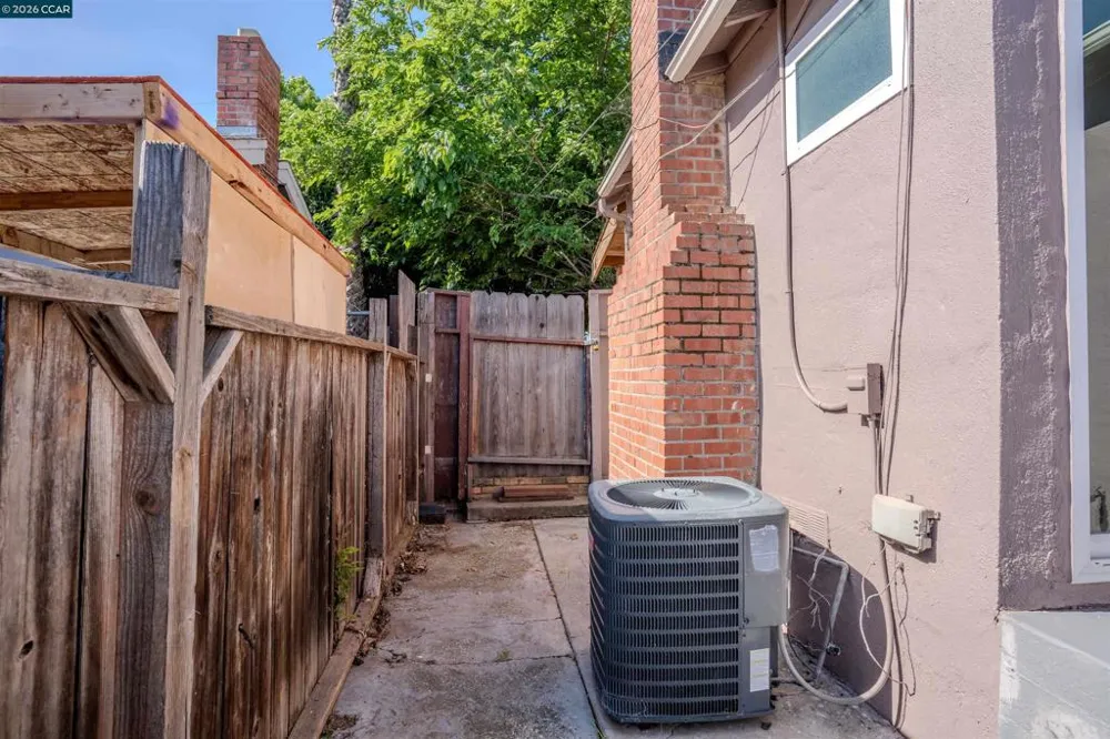 52 Bell Dr Pittsburg, CA 94565
