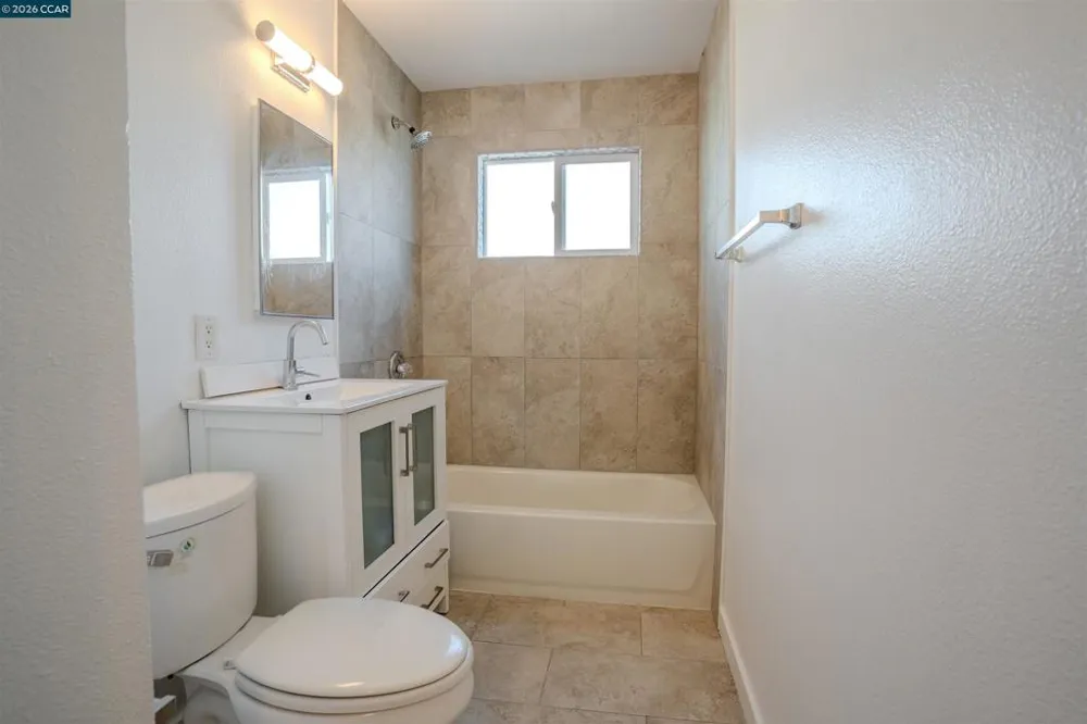 52 Bell Dr Pittsburg, CA 94565