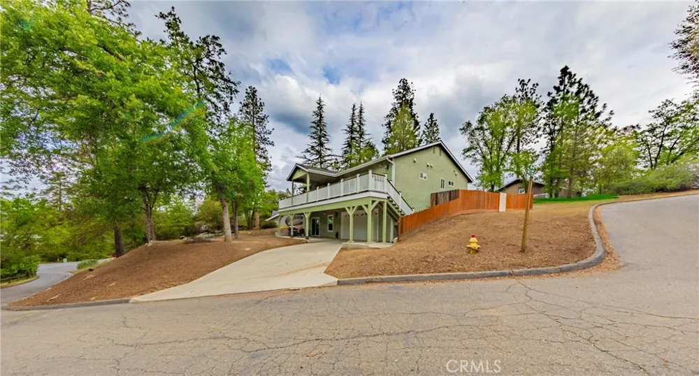 48441 Woodbend Court Oakhurst, CA 93644