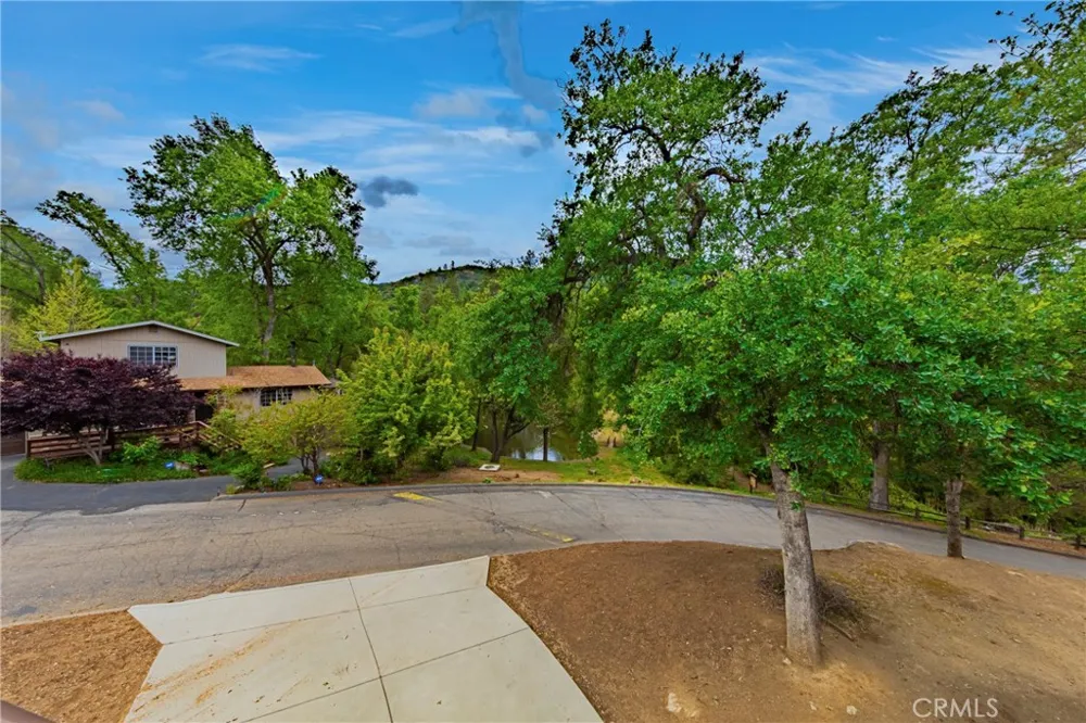 48441 Woodbend Court Oakhurst, CA 93644