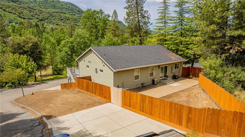 48441 Woodbend Court Oakhurst, CA 93644