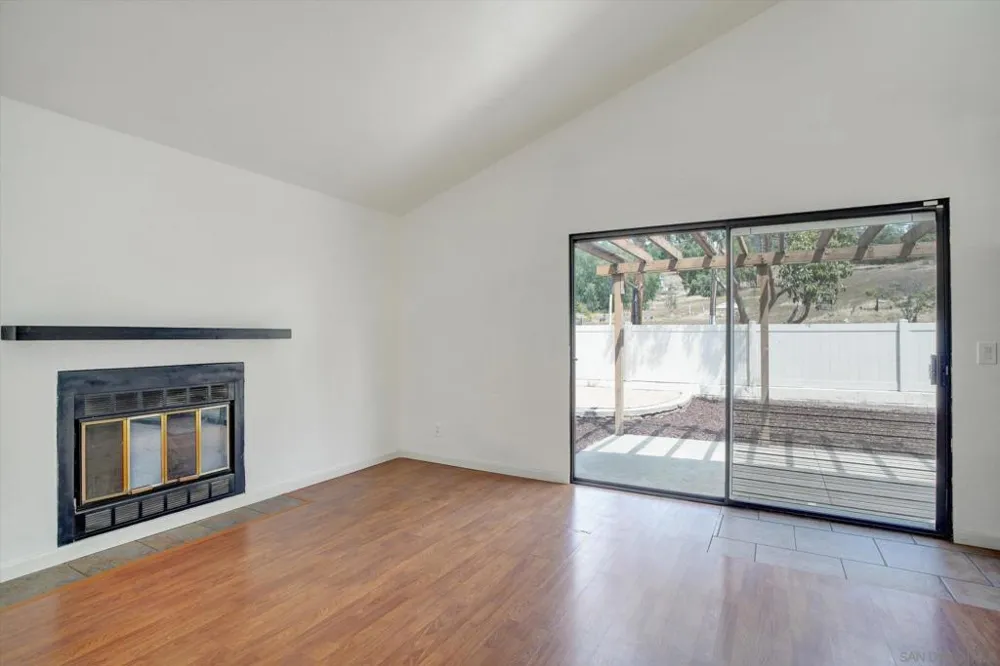 1350 Dos Hermanos Gln Escondido, CA 92027