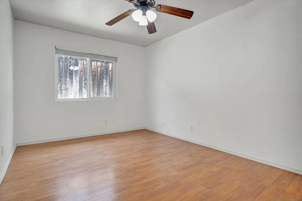 1350 Dos Hermanos Gln Escondido, CA 92027