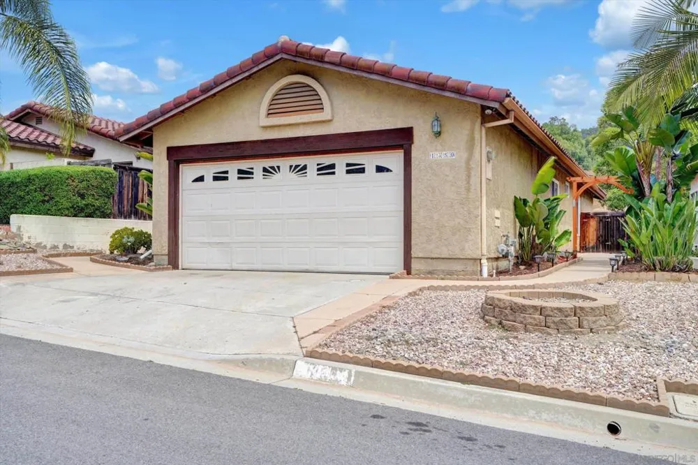 1350 Dos Hermanos Gln Escondido, CA 92027