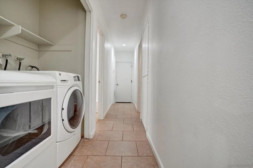1350 Dos Hermanos Gln Escondido, CA 92027