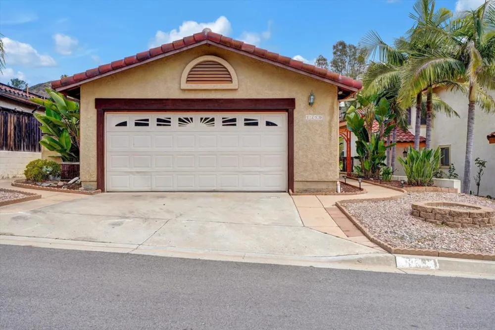 1350 Dos Hermanos Gln Escondido, CA 92027
