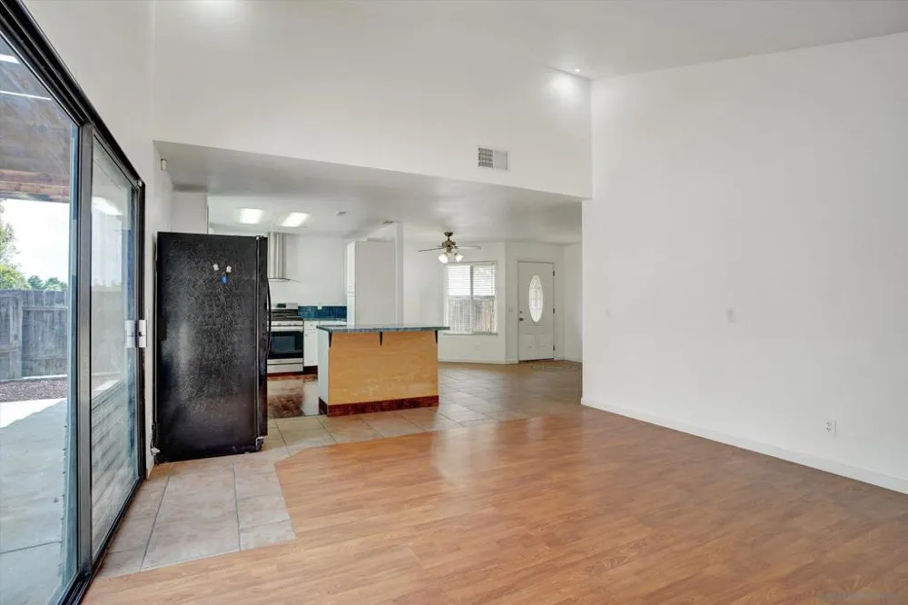 1350 Dos Hermanos Gln Escondido, CA 92027
