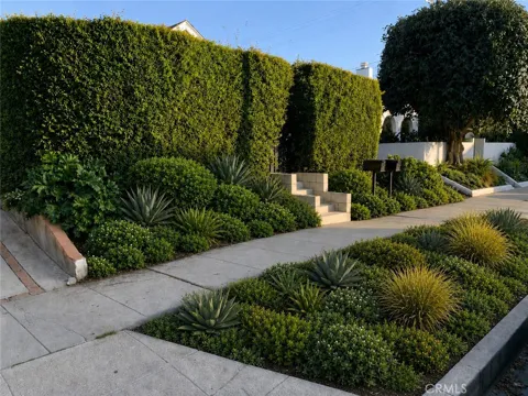 716 Sierra Bonita Avenue