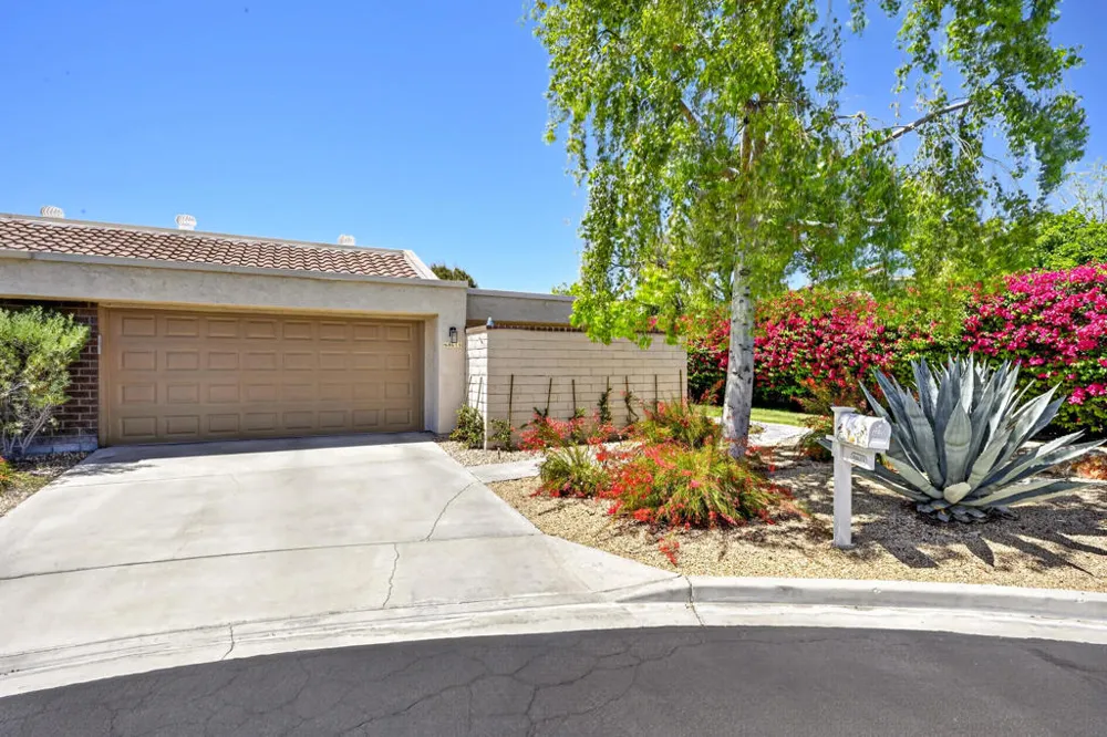 68633 Calle Mancha Cathedral City, CA 92234