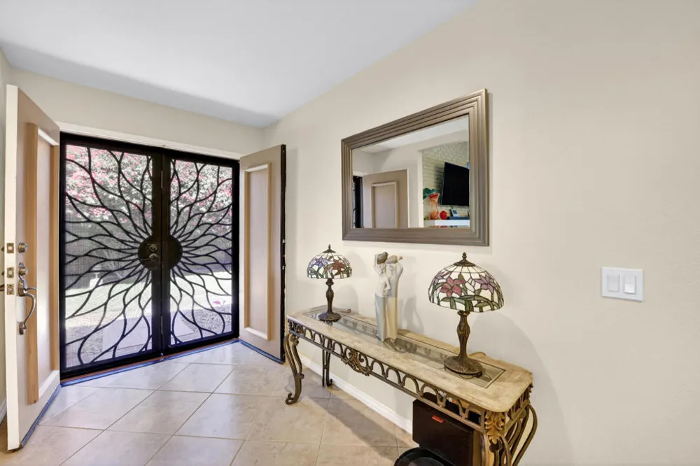 68633 Calle Mancha Cathedral City, CA 92234