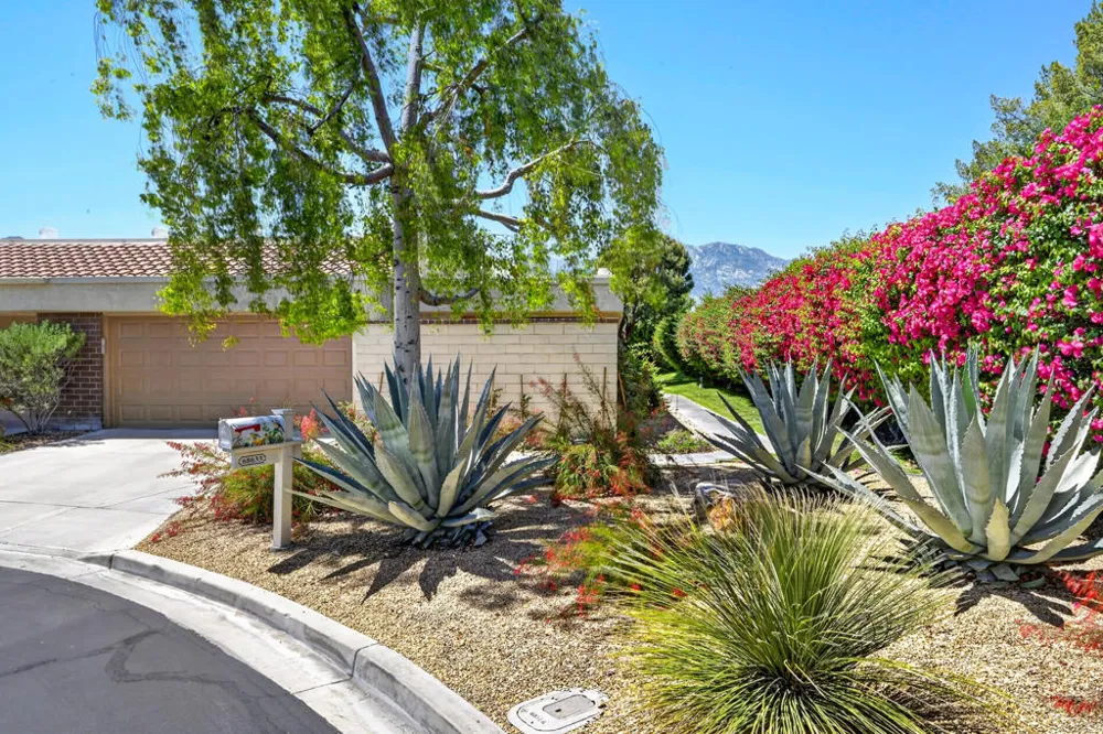 68633 Calle Mancha Cathedral City, CA 92234