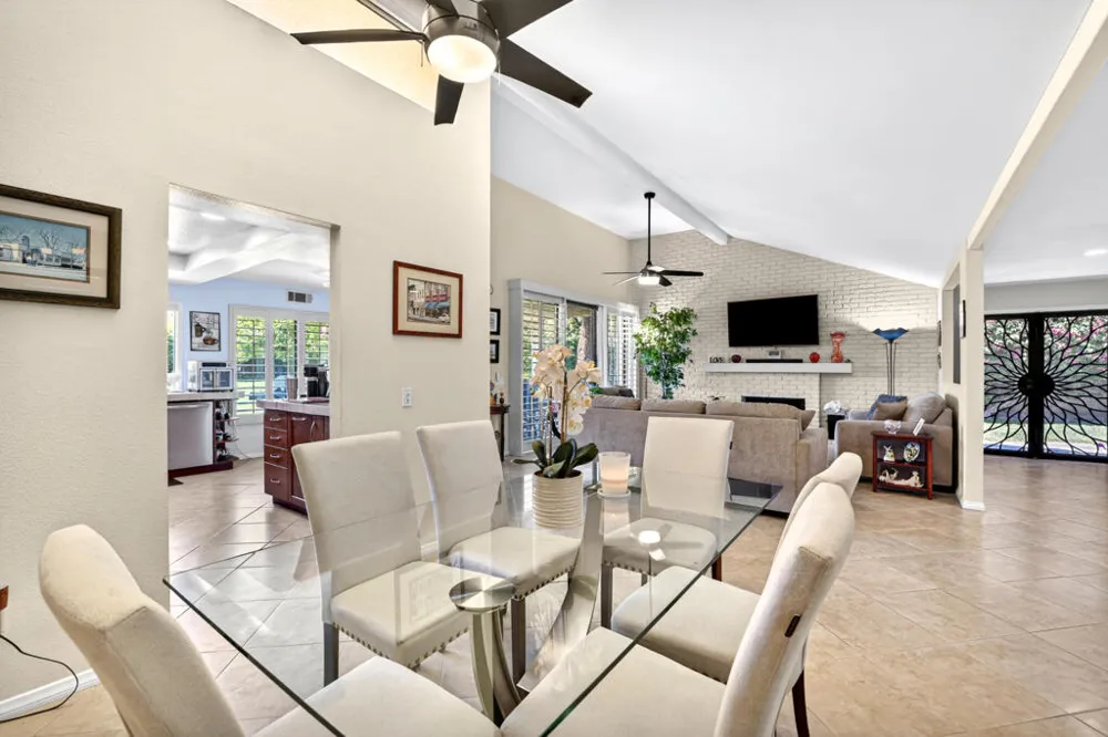 68633 Calle Mancha Cathedral City, CA 92234