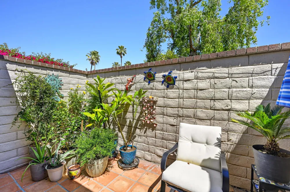 68633 Calle Mancha Cathedral City, CA 92234