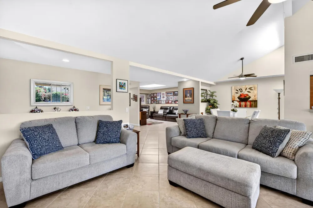 68633 Calle Mancha Cathedral City, CA 92234