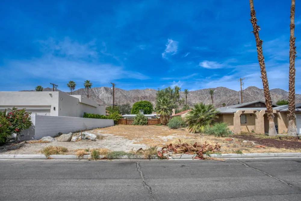 52065 Avenida Navarro La Quinta, CA 92253